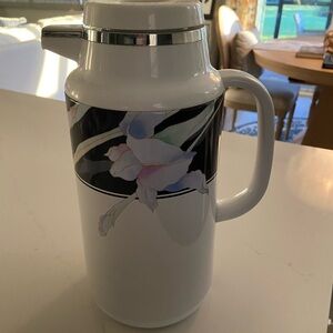 VTG Mikasa One Liter 4 cup Thermal Jug Coffee Pitcher Charisma Black Floral GUC